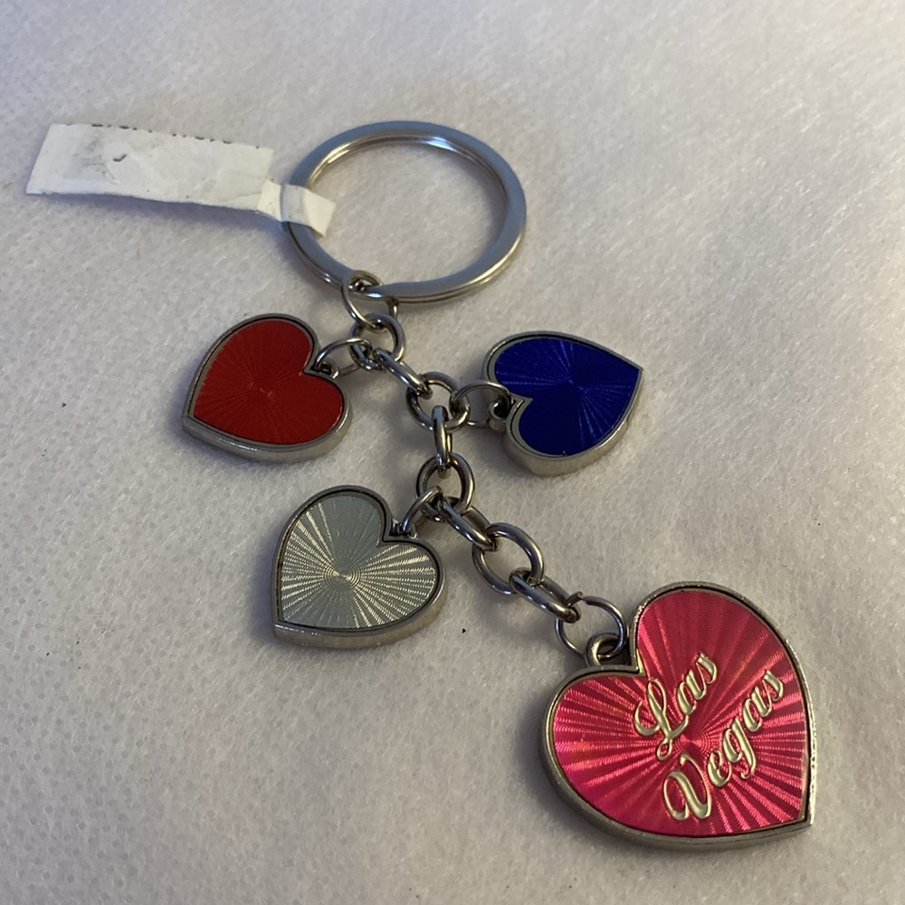 NWOT - Las Vegas Keychain & Four (4) Silvertone Heart Chain